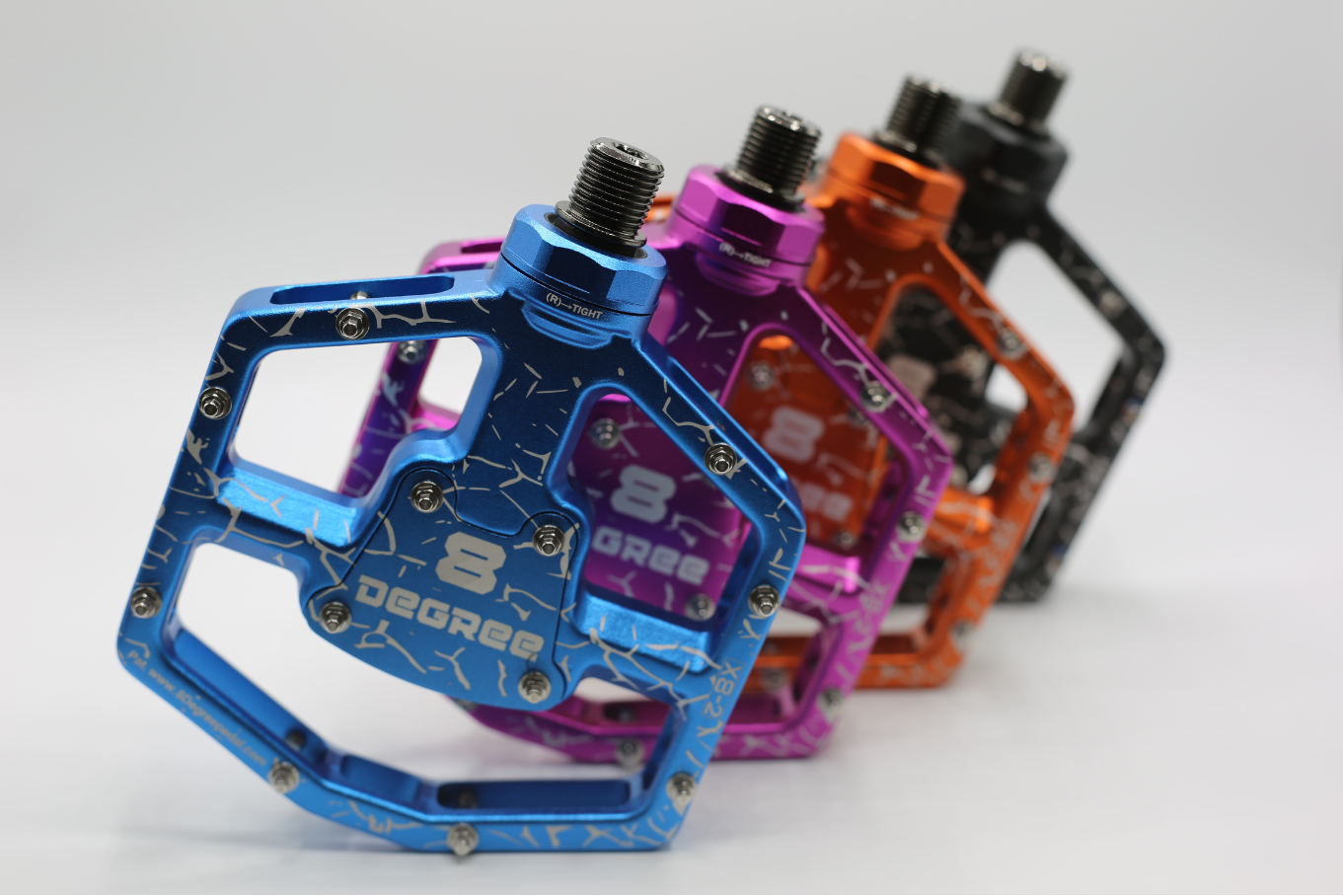 Floating Flat Pedals with 8° Self-Centering Float | 8 Degree X8-2